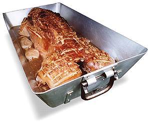 Backschwein - knusprig gebracken. Klicken Sie einfach ins Bild für eine Detailaufnahme Knusprig gebacken ... von Feinkost-Spehr, Fleischerei, Feinkost, First Class Catering fuer den Grossraum Berlin und Potsdam:, 14 K